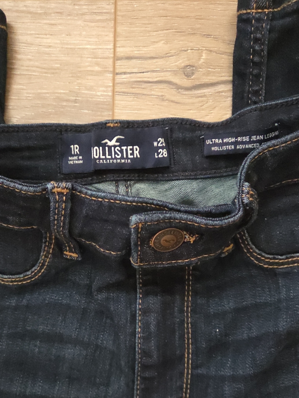 Hollister Ultra High-Rise Jean Legging - Picture 5 of 6